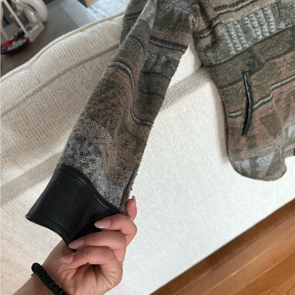 Women's BKE Patterned Jacket - Green and Brown - Picture 3 of 8